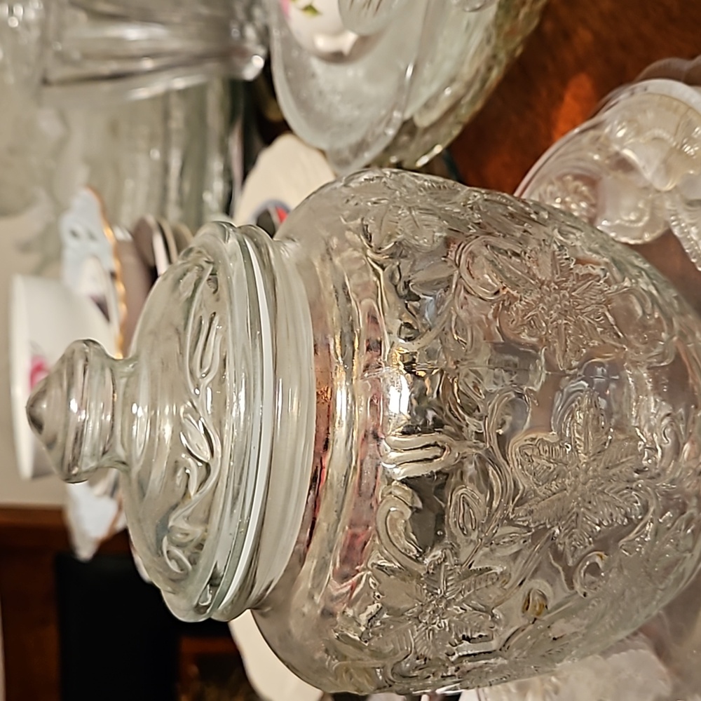 VINTAGE PRINCESS HOUSE FANTASIA GLASS COOKIE JAR 7.5" NICE CONDITION